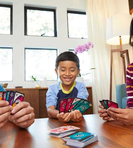 UNO FLIP! Card Game in Storage & Travel Tin, Color Blind Accessible Deck for Kids, Adults & Family Nights & Parties (Amazon Exclusive)